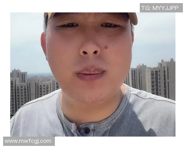 海参哥足球明星的真实身份揭晓背后的故事与成就分析