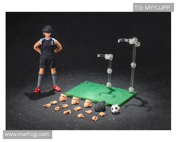 足球明星手办开箱二全新体验与细节解析让你感受球场魅力与收藏乐趣